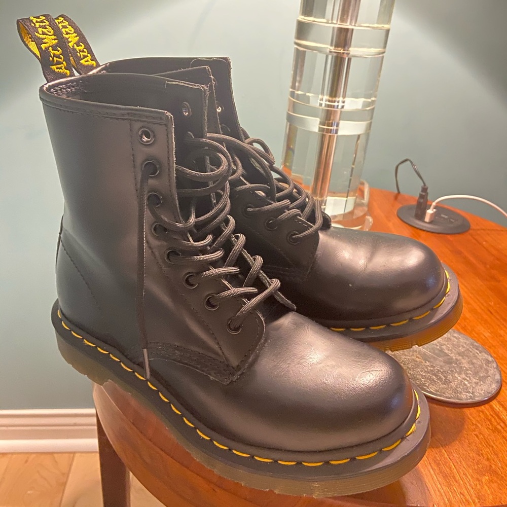 Doc Martin Boots women size 7
